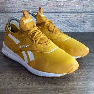 EUC Reebok Women's Spark Run Bright Ochre/White Training/Running Shoes Size 7.5